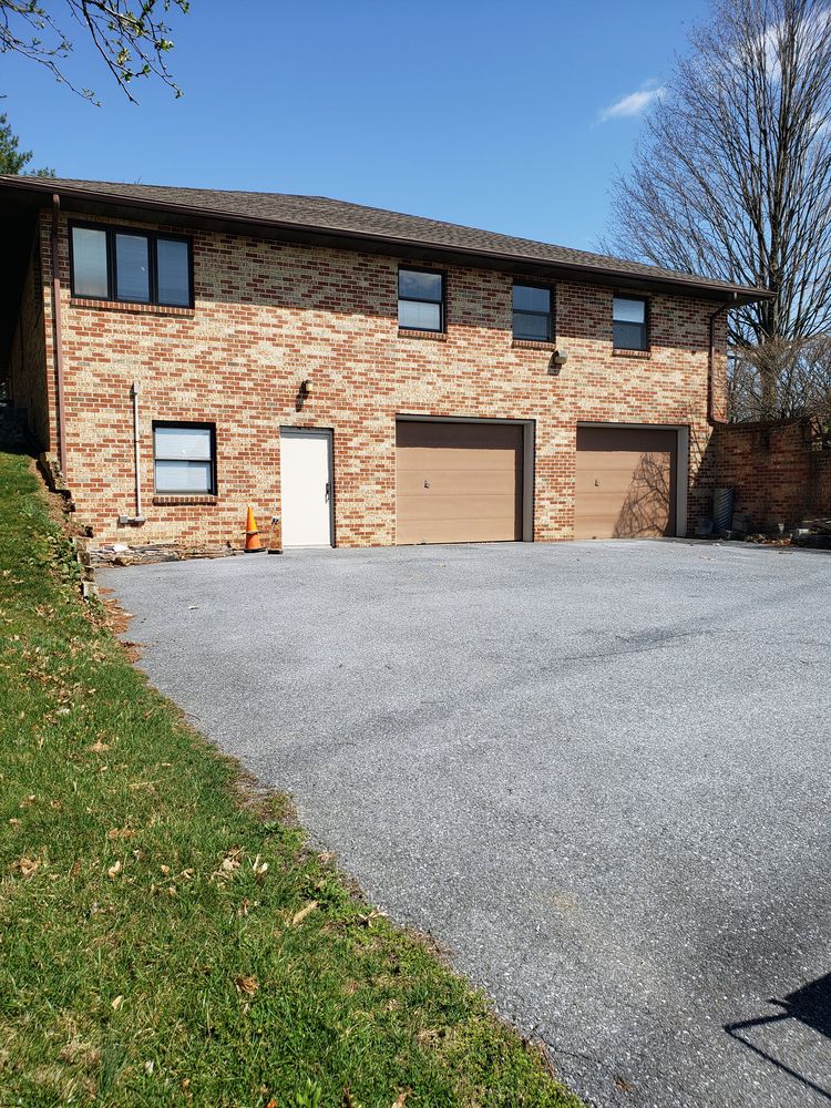 Coventry Center: 550 Coventry Dr, Mechanicsburg, PA 17055